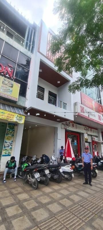 Cho thuê nhà mặt tiền Trường Sơn, Phường 2, Quận Tân Bình